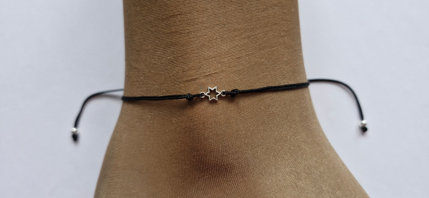 Simple star anklet