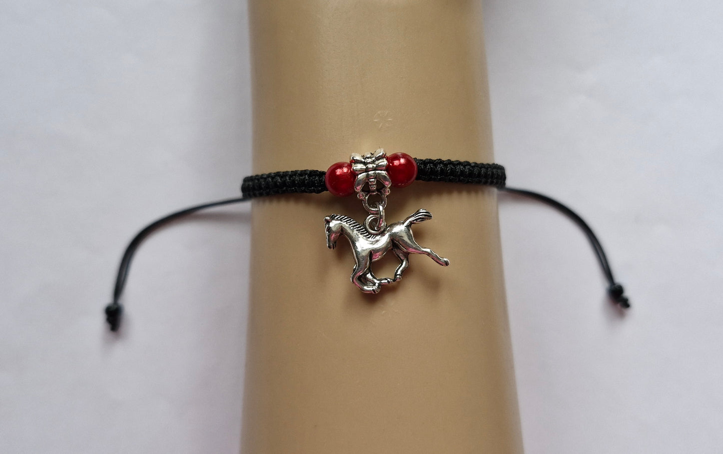 Horse charm bracelet