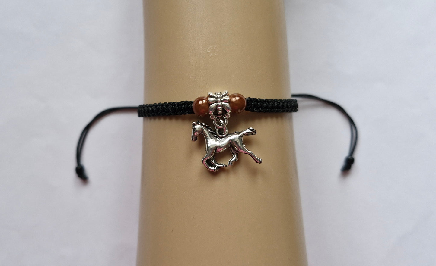 Horse charm bracelet