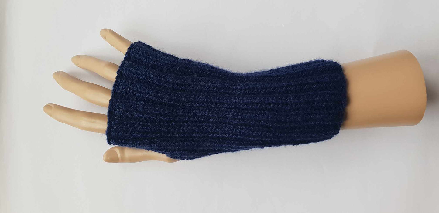 Blue ribbed gloves