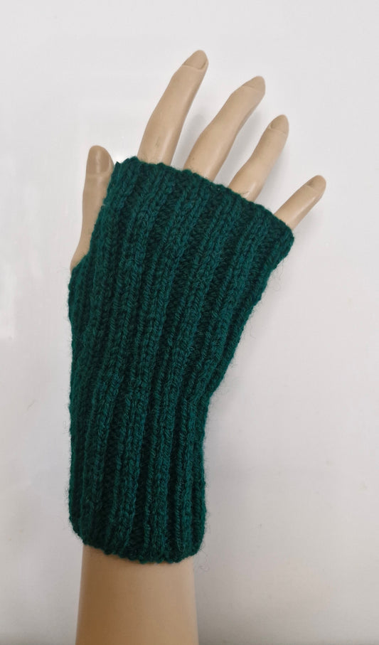 Green ribbed fingerless gloves